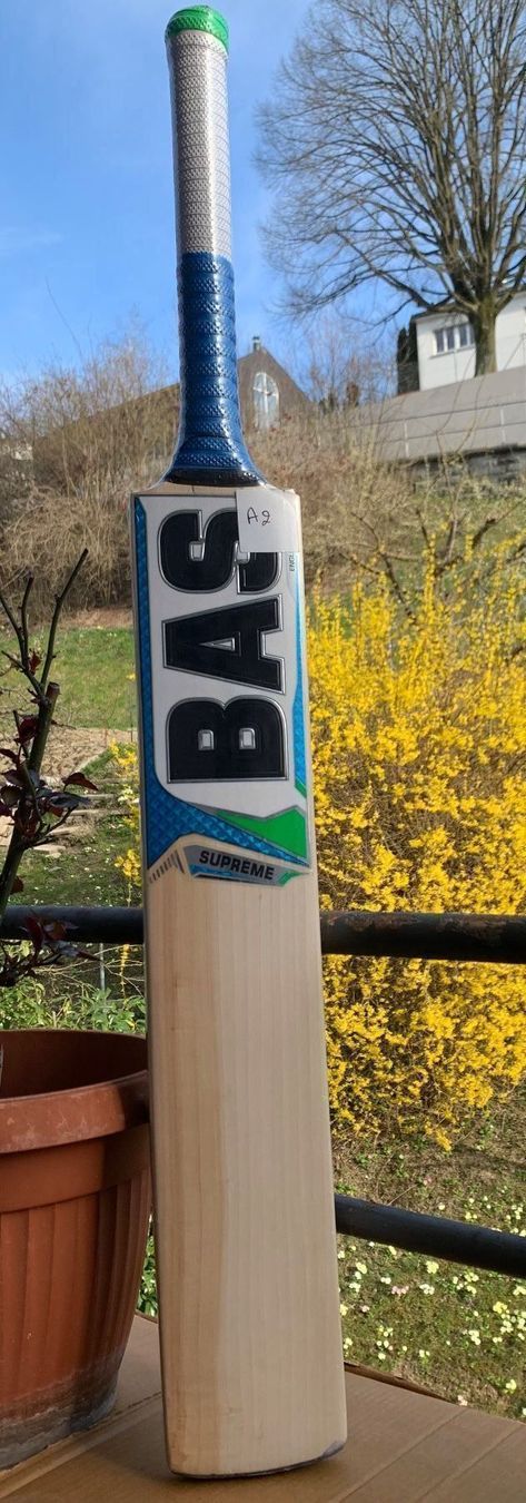 Articoli in legno: Cricket Bat BAS Vampire Supreme SH – Nuovo e nell'imballaggio originale da Luzern venduto da ronymamuni 1