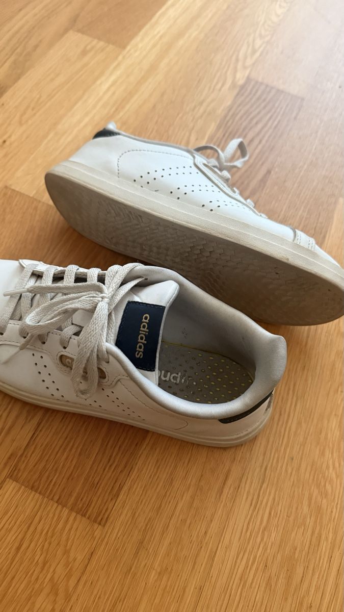 Adidas Scarpe da uomo: Adidas Sneaker weiss Grösse 37.5  – Usato da St. Gallen venduto da SYu_1122 1