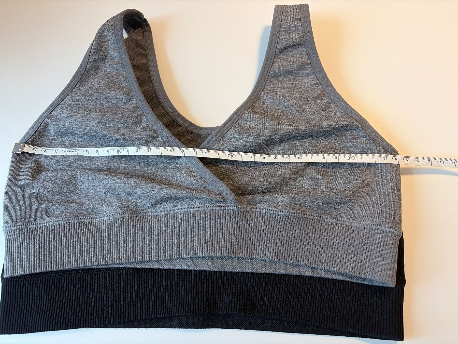 H&M Altra biancheria intima: Still-BHs Gr.S – Usato da Küssnacht am Rigi venduto da amynilleuh 1
