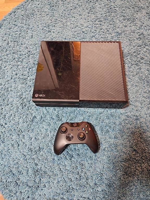 Konsolen: Xbox One Konsole und 6 Spiele – Gebraucht aus Stettfurt von Jezaig1989