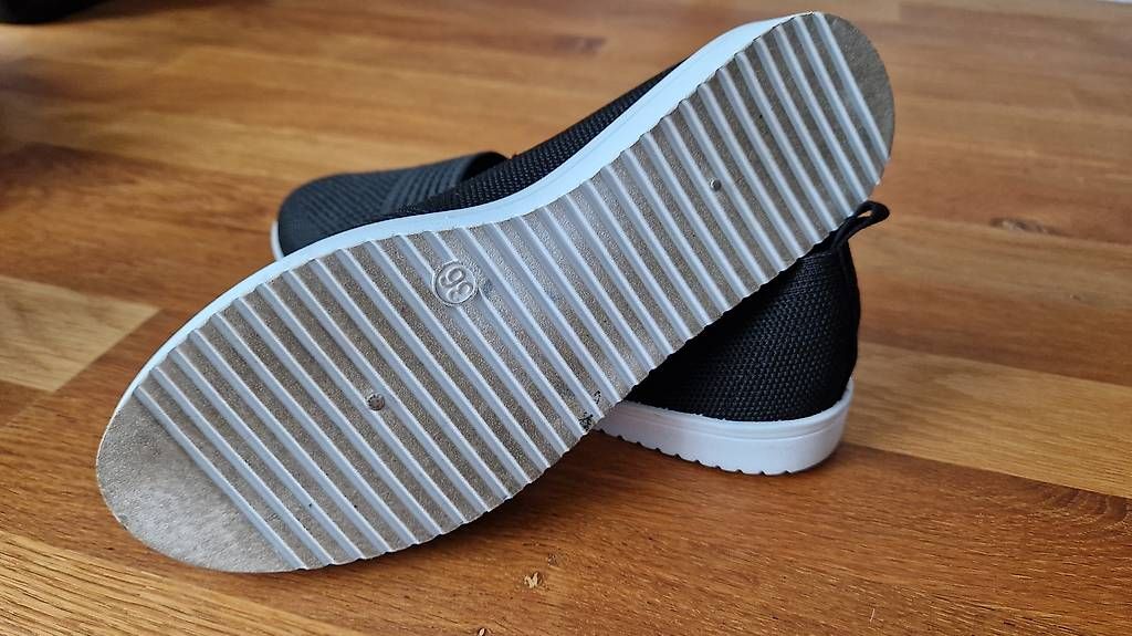 Scarpe da donna: Slipper Schuh Gr. 36 – Usato da Spiez venduto da tweety033 2
