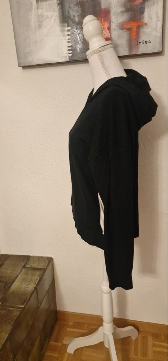 Marc Cain Maglioni & Felpe: Marc Cain Kapuzenpulli, Schwarz, Top Zustand, Grösse M – Usato da St. Gallen venduto da mania03 3