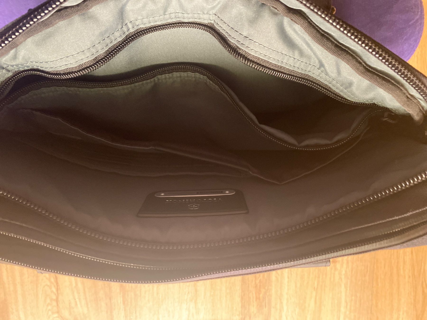 Victorinox Koffer & Taschen: Victorinox Computer Tasche – Gebraucht aus Zollikerberg von Natallia71 4