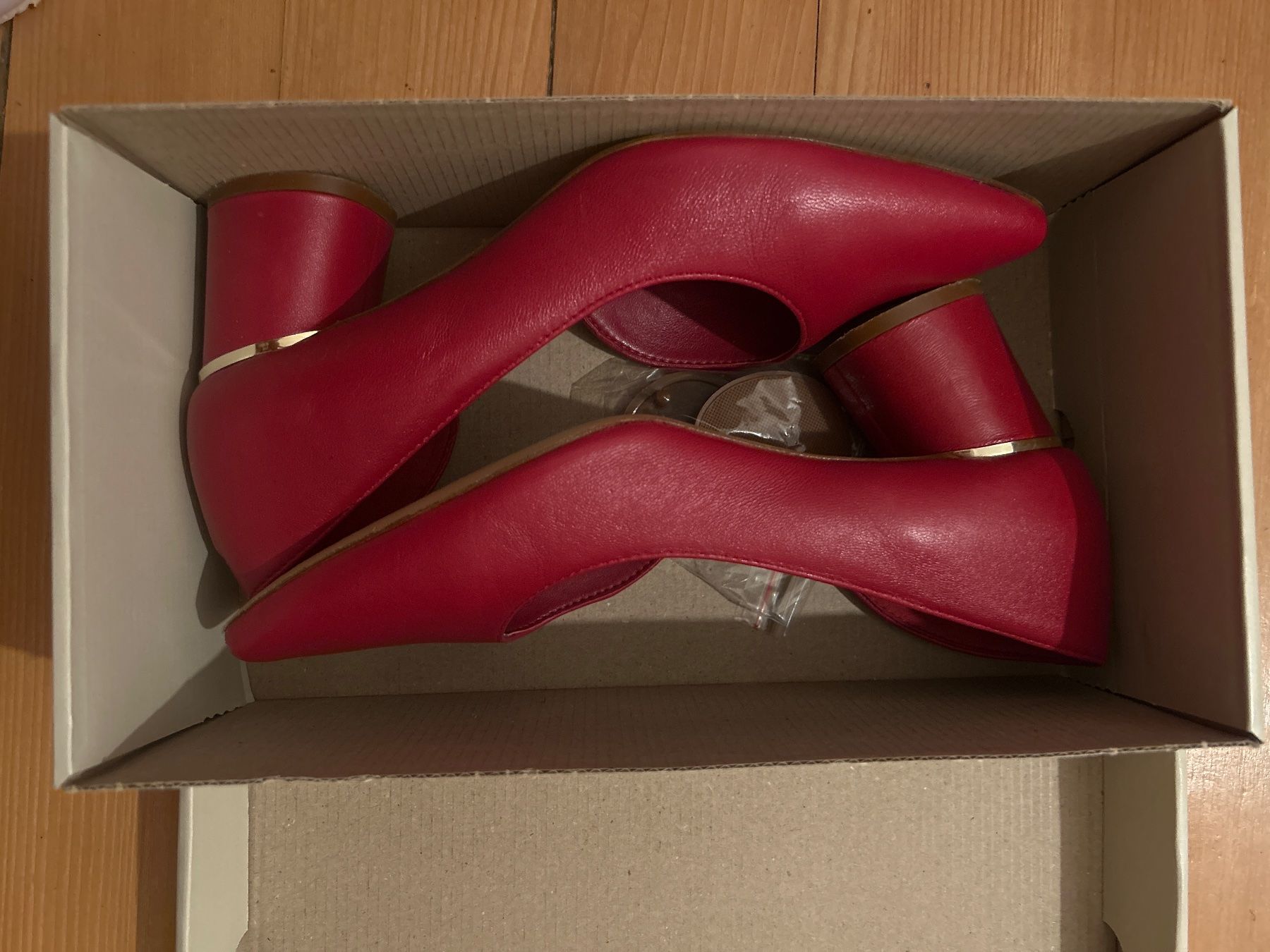Scarpe da donna: Pumps rot Blockabsatz Grösse 37 neu – Nuovo e nell'imballaggio originale da Frauenfeld venduto da bal_88zr