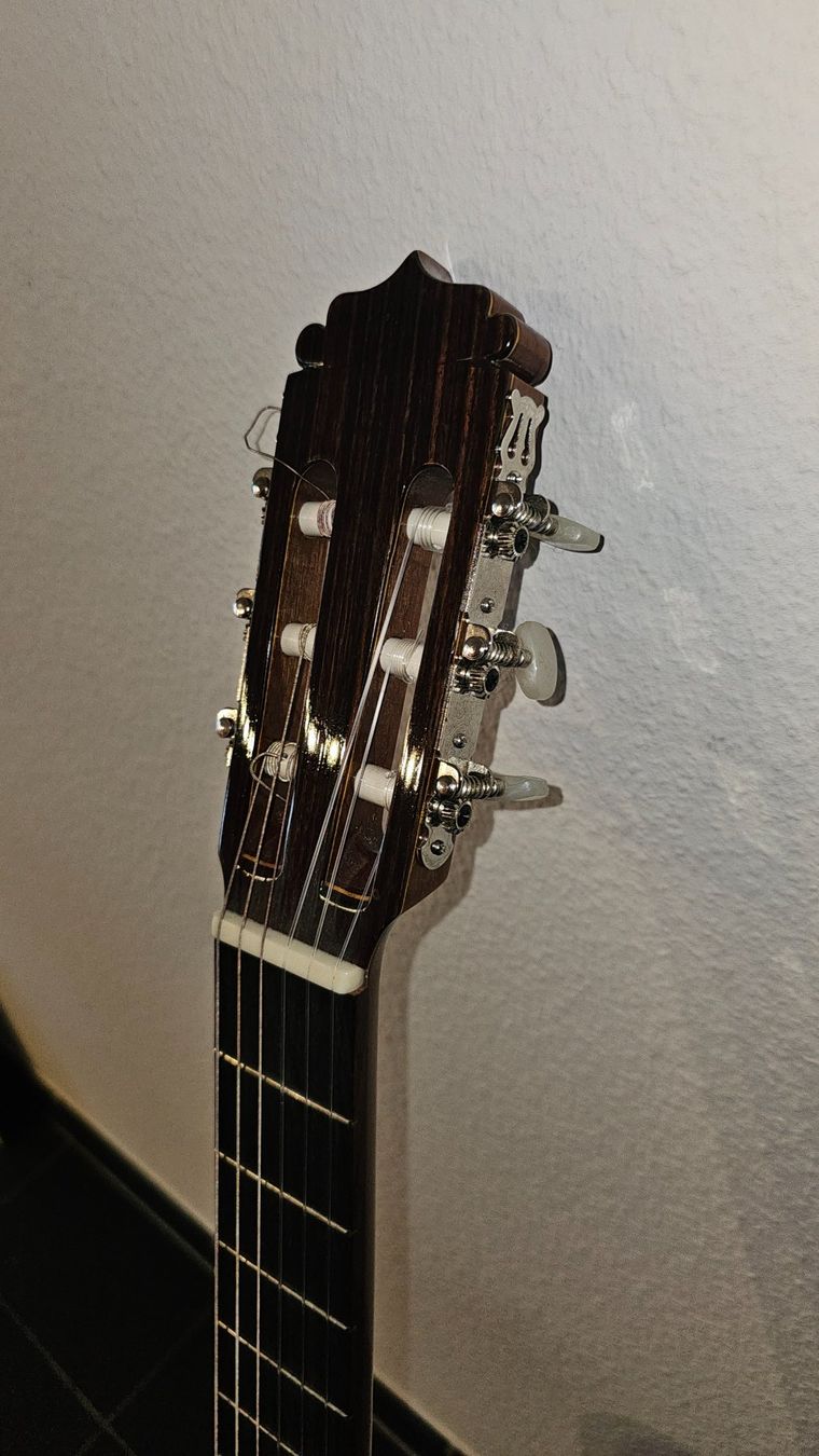 Strumenti musicali: Gitarre mit Tasche – Usato da Affoltern am Albis venduto da Werner0059 1