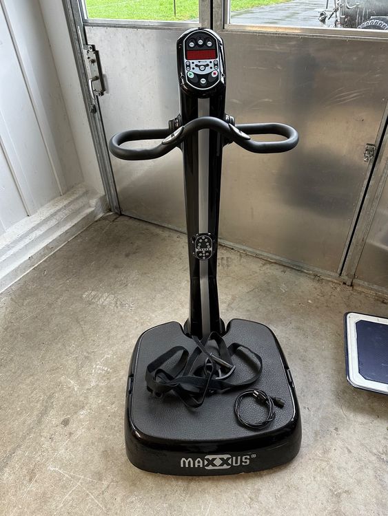 Vibrationsplatte maxxus (Gebraucht) in Schwende für CHF 2 – nur ...