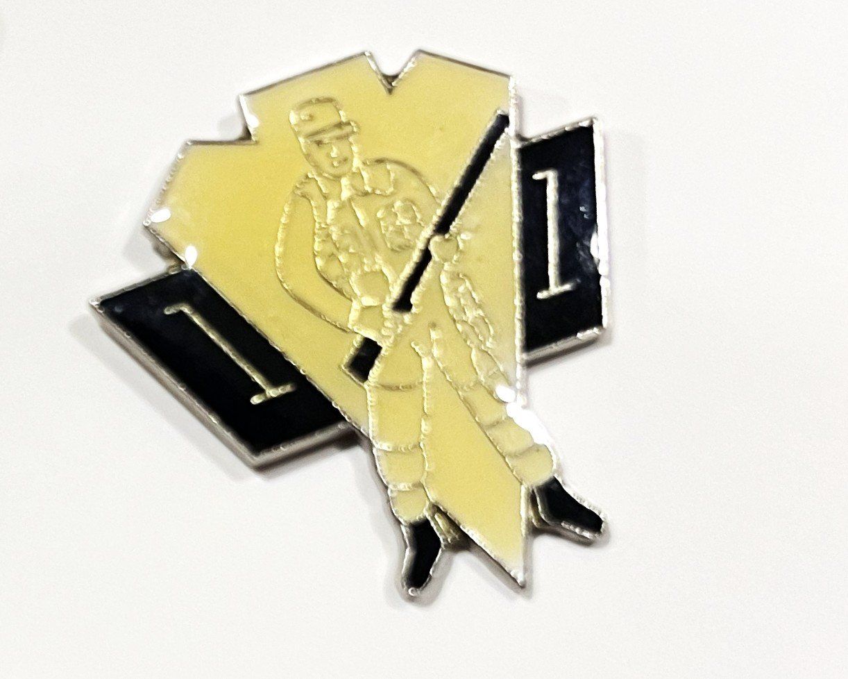 Placchette & Badge: Pin Soldat – Usato da Kriens venduto da TSCH1