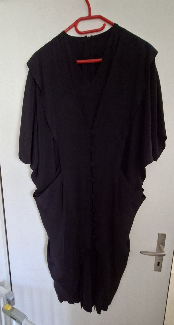 Kleider: Damen Kleid schwarz – Gebraucht aus Uetendorf von Loso8