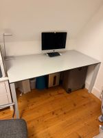 Bureau gris clair