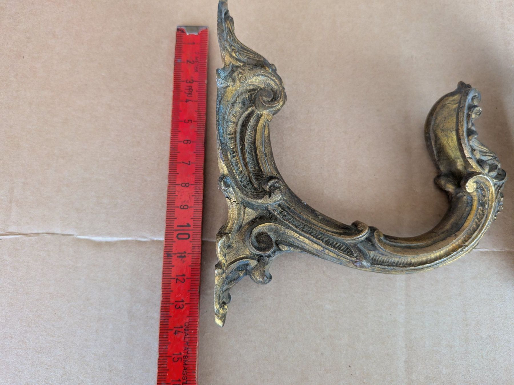 Sculture & Statue: 2 kleine antike Bronze Vorhangstangenhalter oder Raffhalter – Usato da Emmen venduto da Brockofsky 3