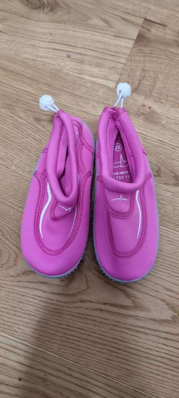 Scarpe per ragazzi: 10 Paar: Kinderschuhe Grösse 28-30 – Usato da Lachen SZ venduto da allesweg78 1