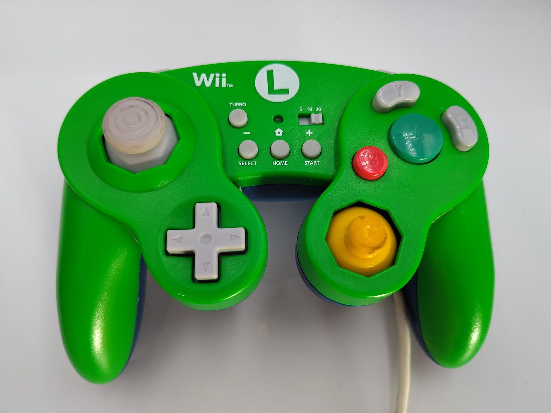 Nintendo Controller: Mario & Luigi Wii Classic Pro Controller / Hori Battle Pad – Gebraucht aus Kloten von SuperRetroPixels 5