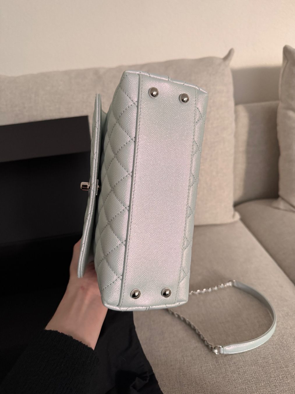 Chanel Borse da donna: Chanel Coco Handle, Light Blue Caviar Leather, New! – Nuovo (secondo la descrizione) da Therwil venduto da as_good_as_new 9