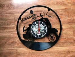 Vespa Schallplattenuhr / NEU