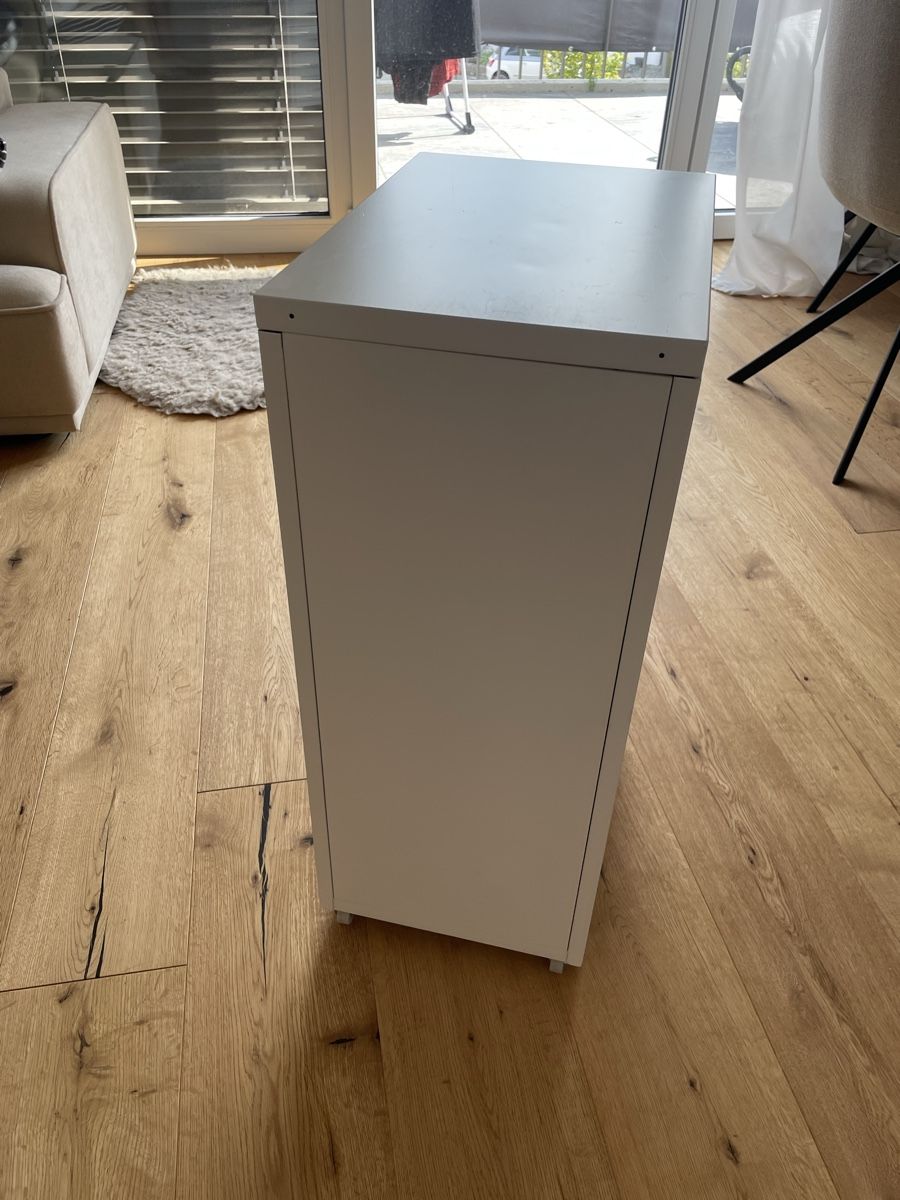 Ikea Banconi: Rollcontainer weiss 6 Schubladen guter Zustand – Usato da Birrhard venduto da Pherr 3
