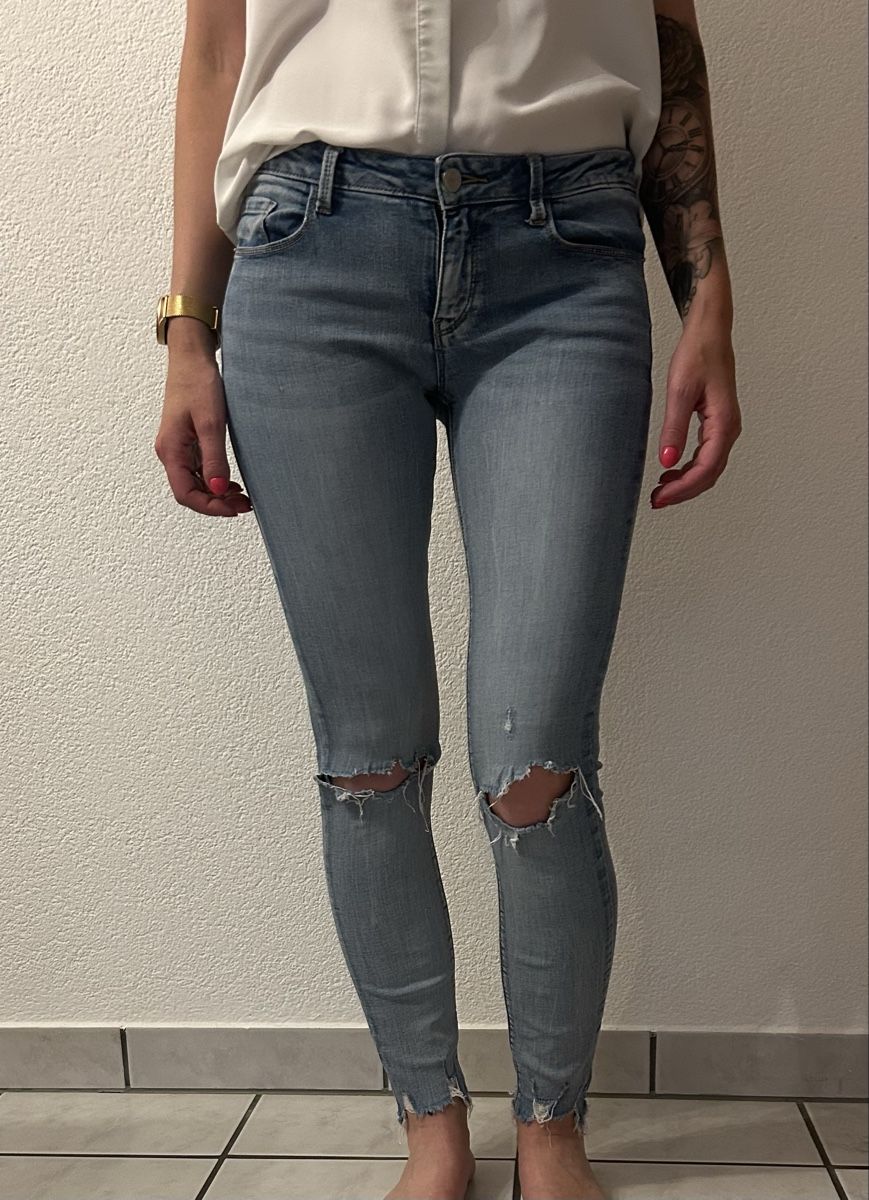 Tally Weijl Jeans: Jeans à trou – Gebraucht aus Malleray von Keimy32