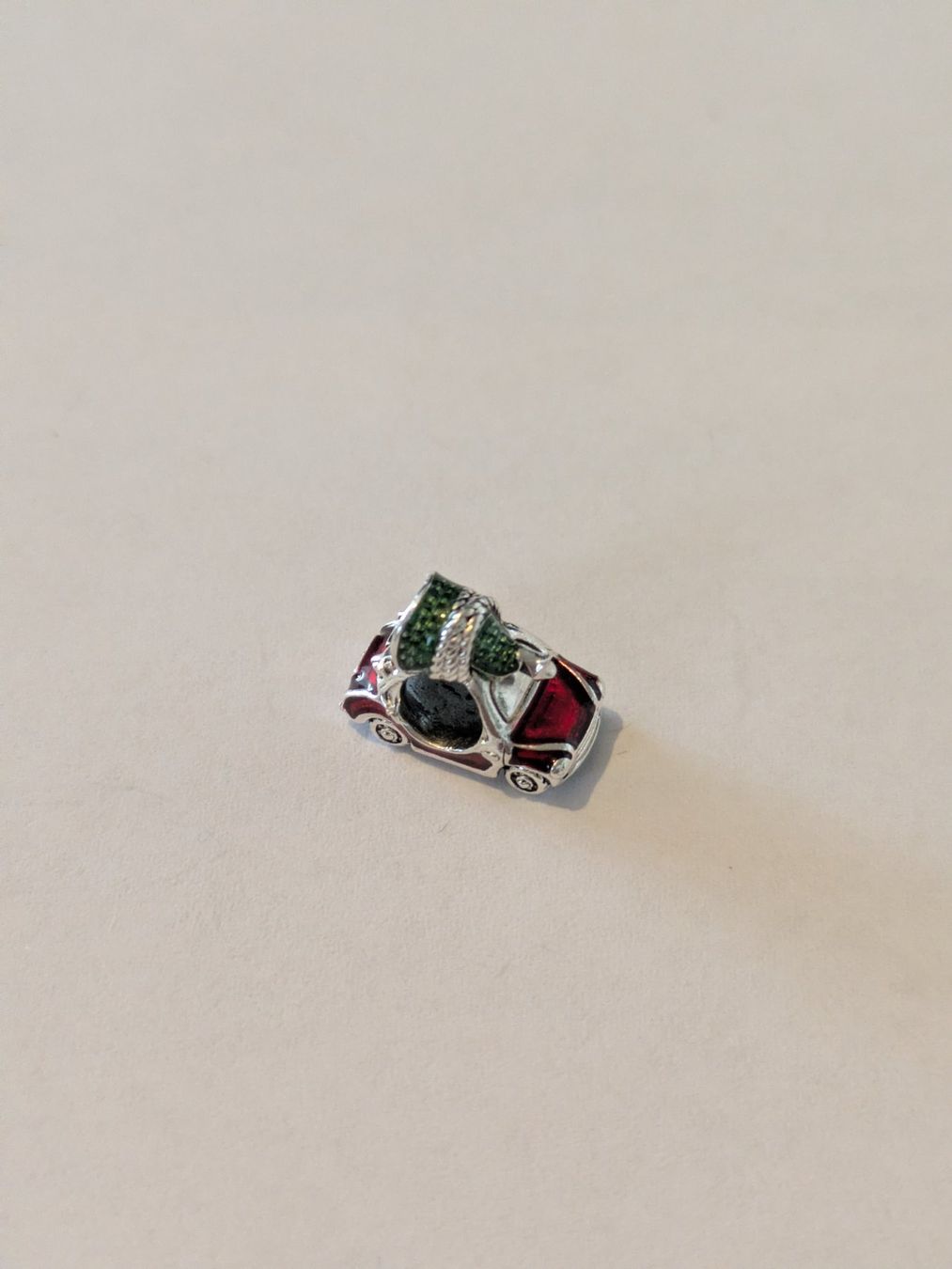 Pandora Ciondoli: Pandora Charm "Rotes Auto mit Weihnachtsbaum" – Usato da Winterthur venduto da skandinavienliebe 1