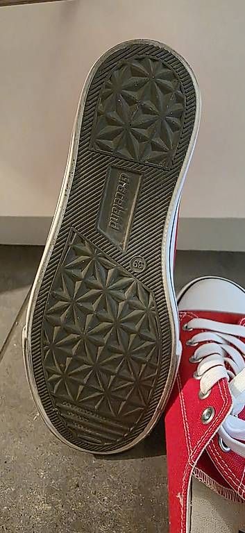 Scarpe da donna: "Converse" von Graceland – Usato da Volketswil venduto da JaMiLeAn 3