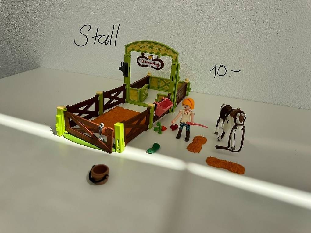 Spielzeuge: Playmobil Stall  – Gebraucht aus Untersiggenthal von Mannino