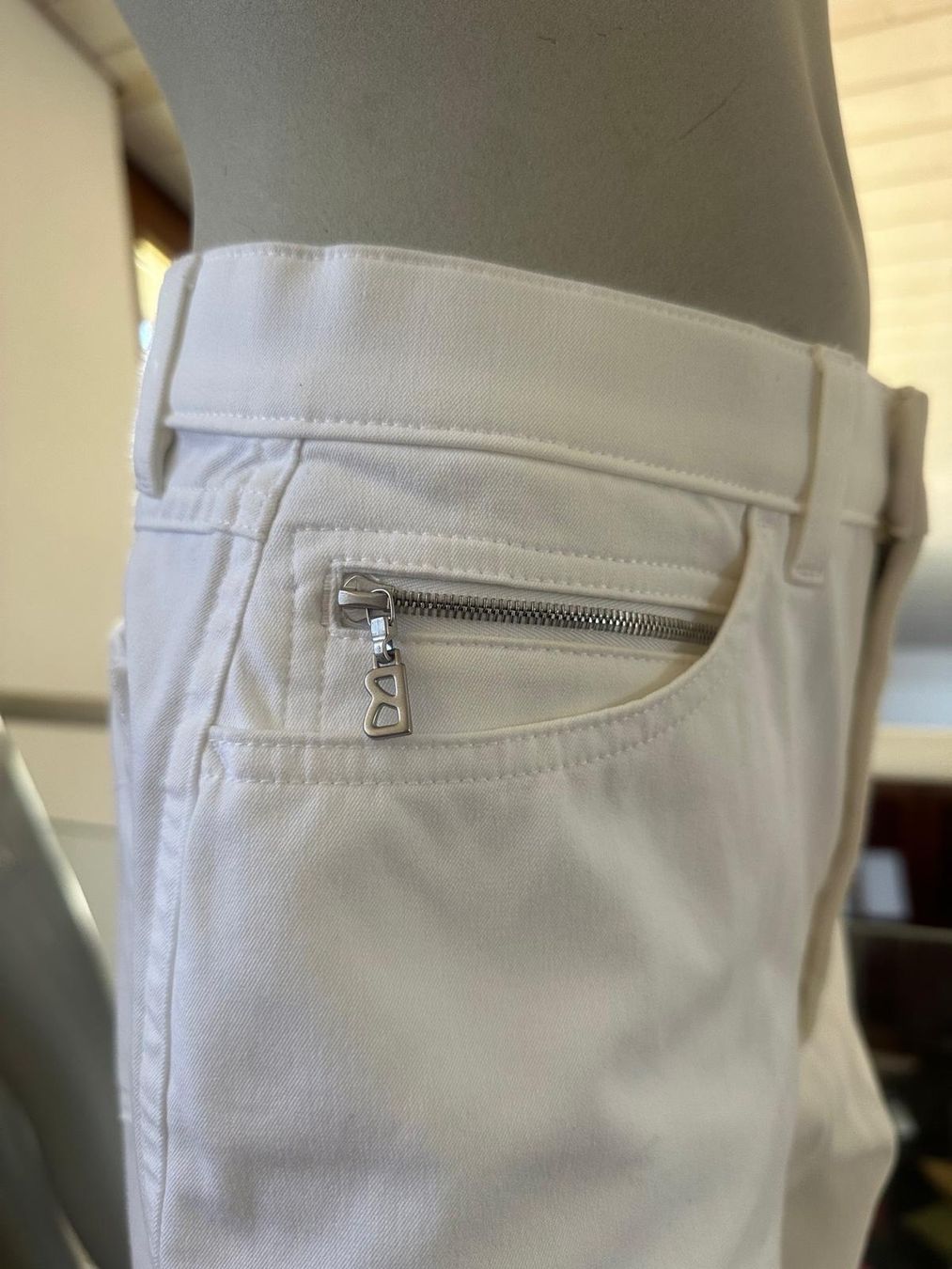 Bogner Pantaloni: Schöne Bermuda-Shorts von BOGNER – Usato da Neuhausen venduto da Lechasseur 5