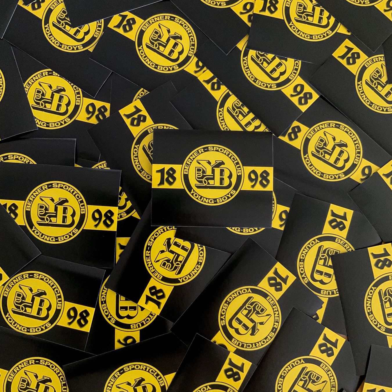 Sticker: Sticker Young Boys YB 50 Stück – Nuovo (secondo la descrizione) da Züberwangen venduto da ravenixon