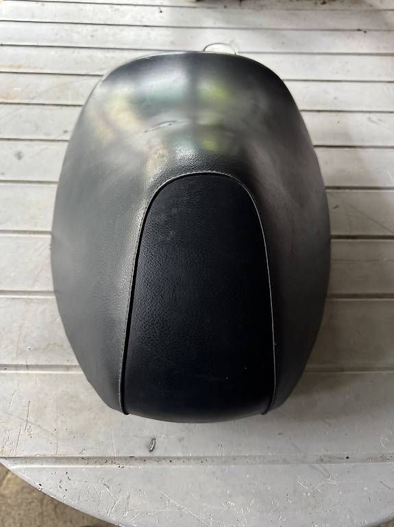 Alle Rollerersatzteile: Selle pour Yamaha Aerox ou MBK Nitro – Gebraucht aus Morges von Nicorital 2