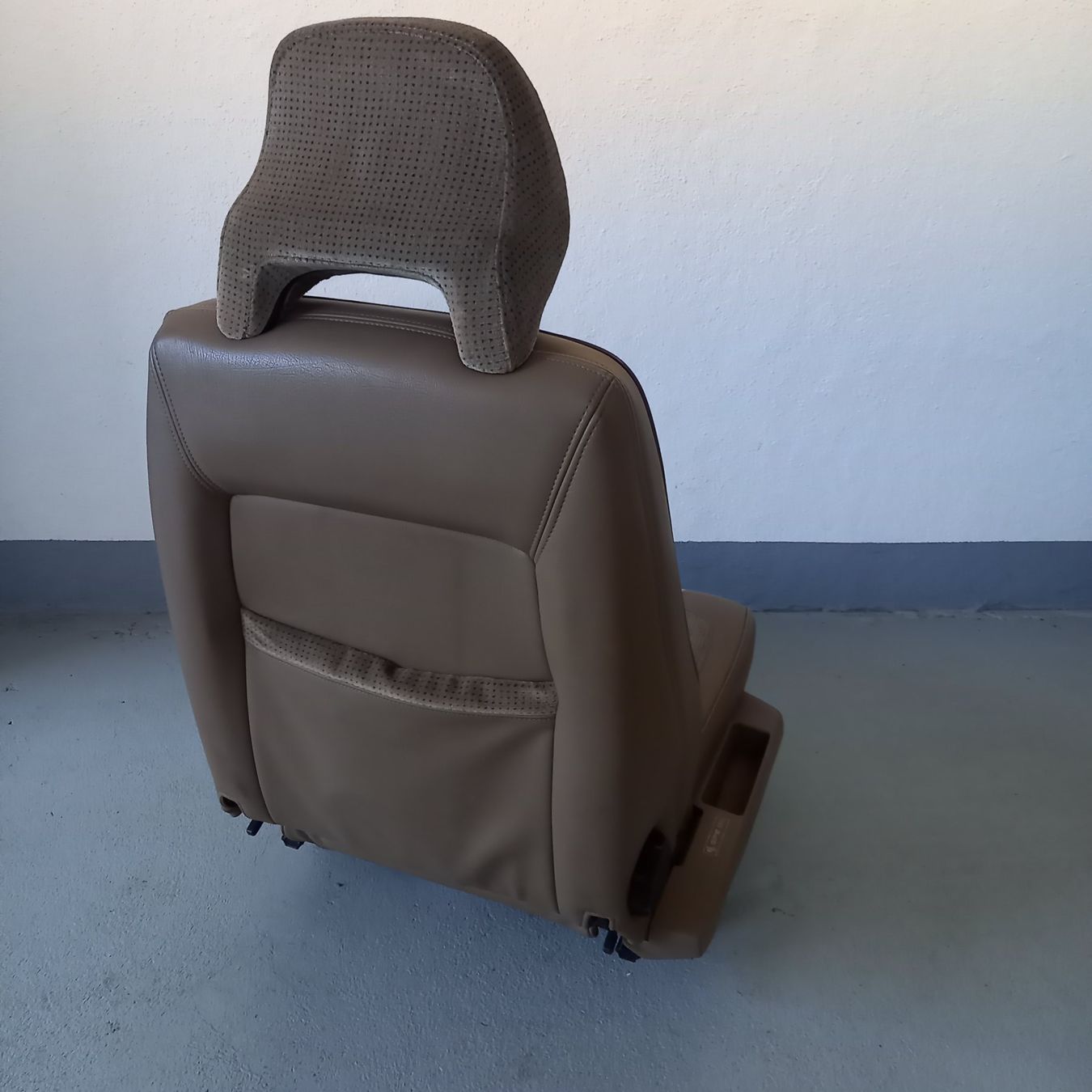 Volvo Tutti pezzi di ricambio auto: Volvo 850 Beifahrersitz – Usato da Bözen venduto da Nick730 2