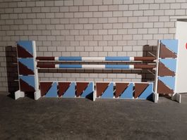 Komplettes, fabrikneues Hinderniss mit 3m-Stangen