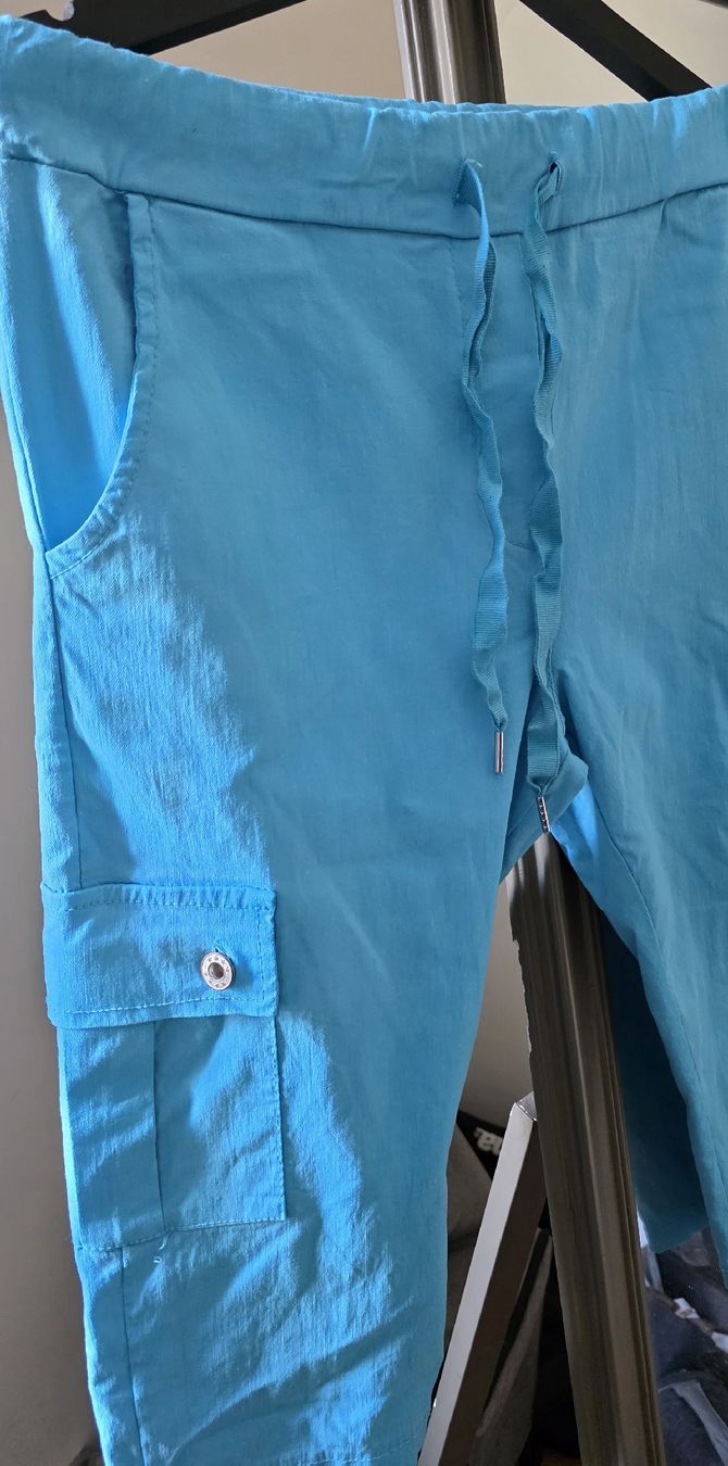 Hosen: Pantalon 3/4 /short bleu turquoise – Gebraucht aus Yverdon-les-Bains von van_dq65 5