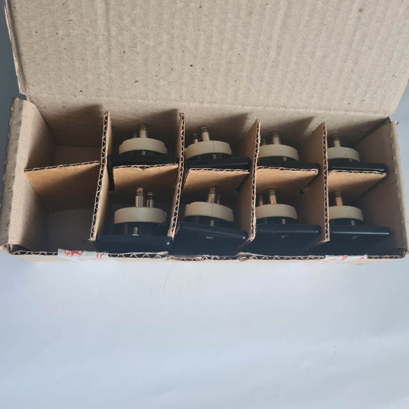 Stecker: Einbausteckdosen AFH, 1950-1970 – Gebraucht aus Zuzwil SG von mko_6m7z 4