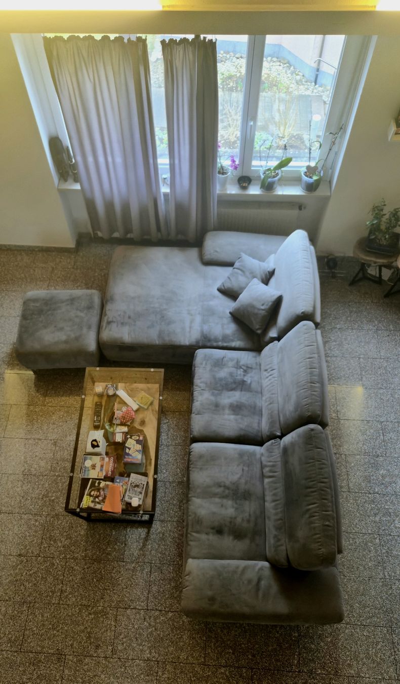 Musterring Divani: Musterring Premium 3M Sofa + Hocker + 2 Kissen – Usato da Birsfelden venduto da Lussiebasel 1