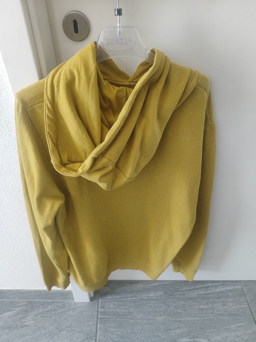 Pullover & Sweatshirts: Pull à capuche New Look Homme, taille M, couleur moutarde – Gebraucht aus Vétroz von mrcl01 2
