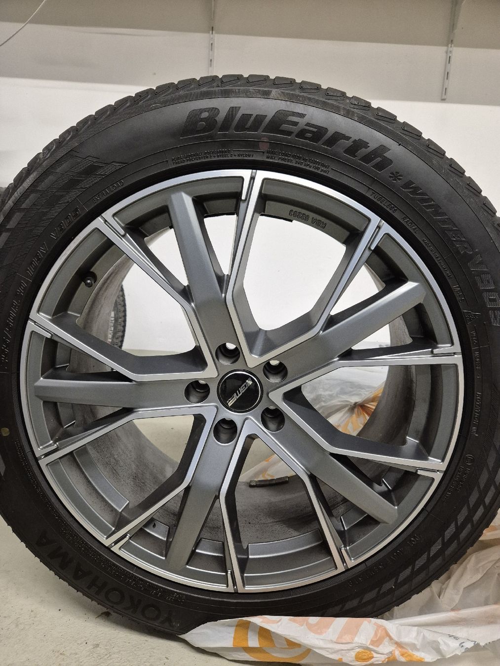 Audi Cerchioni: Audi SQ7/Q7 Felgen R20 – Usato da Einsiedeln venduto da M.Aurel