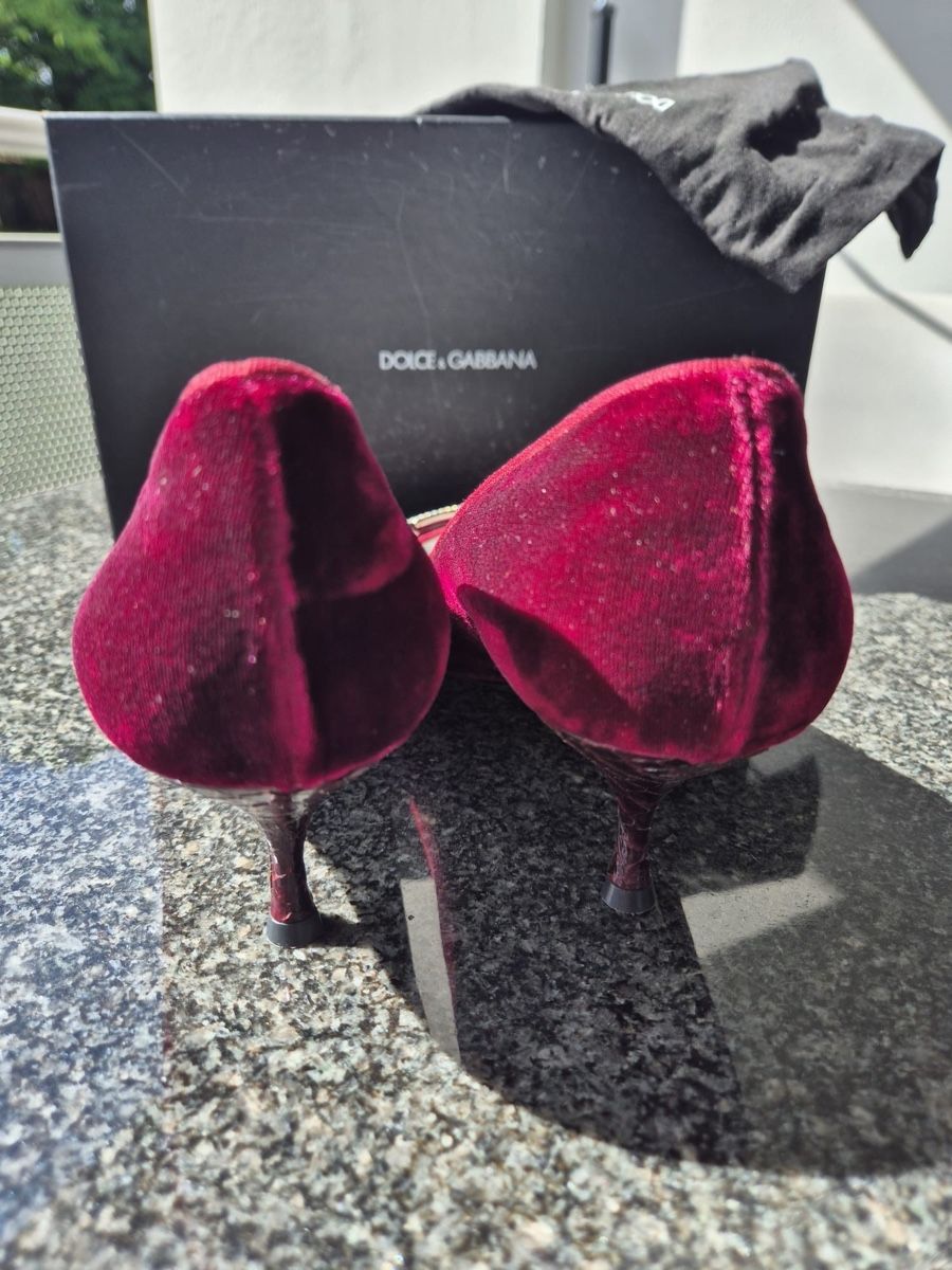 Dolce & Gabbana Scarpe da donna: Dolce & Gabbana Samt-Pumps Gr. 38 – Usato da Dübendorf venduto da MariaS. 2