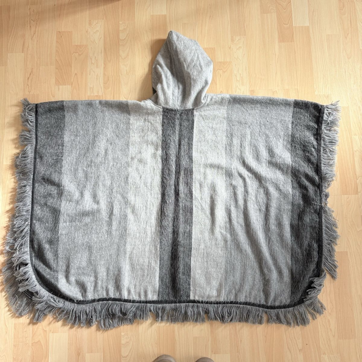 Altro in Moda donna: Poncho gris artisanal cachemire – Nuovo (secondo la descrizione) da Moudon venduto da TigerrrEye 1