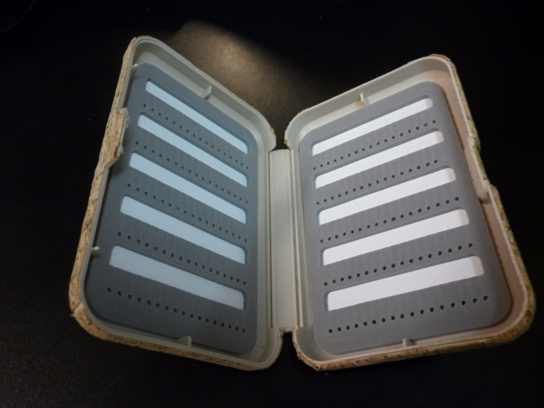 Accessoires: (COPIE) CORK Fly Box – Neuf (Voir description) à Fribourg par versus702