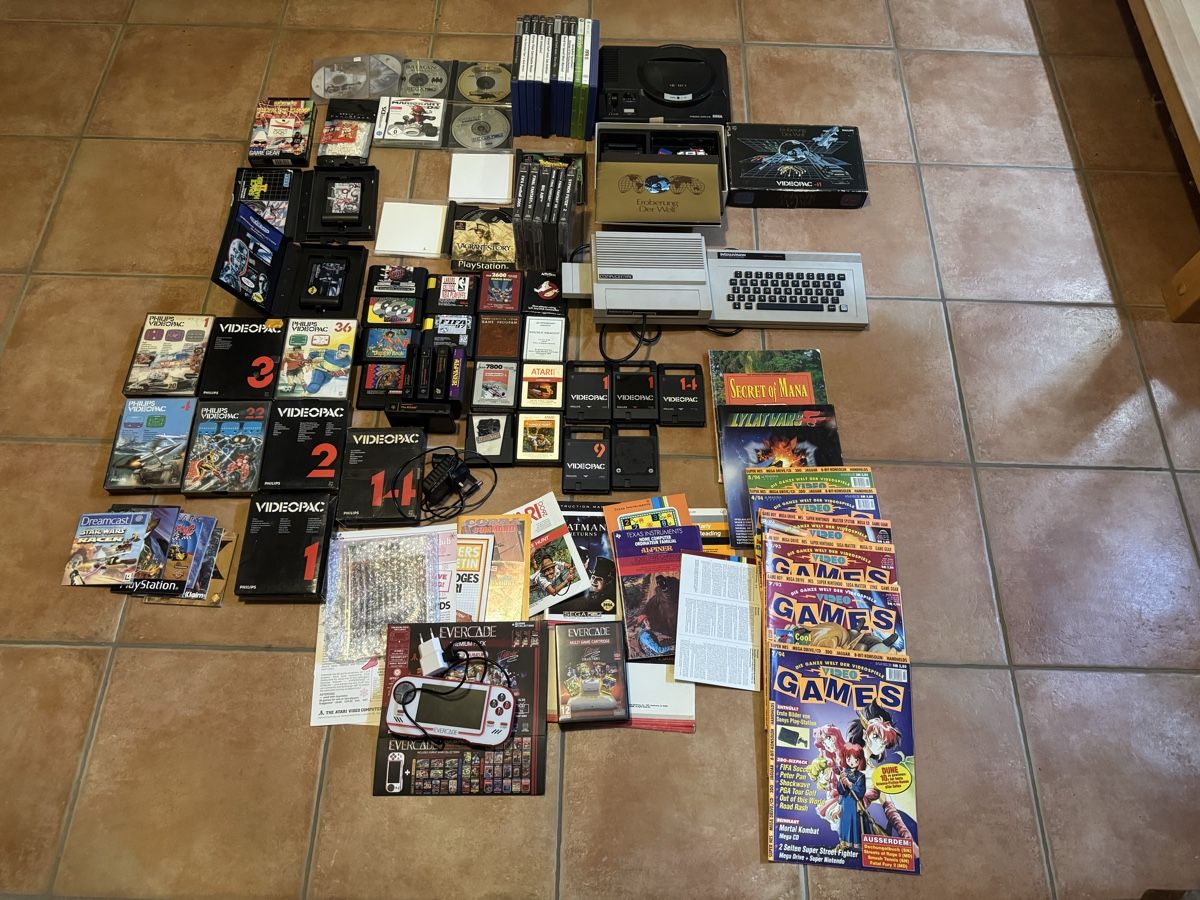 Sega Consoles: Retro Game Bundle Sega Atari Sony Mix – D'occasion à Tafers par GameCollector90