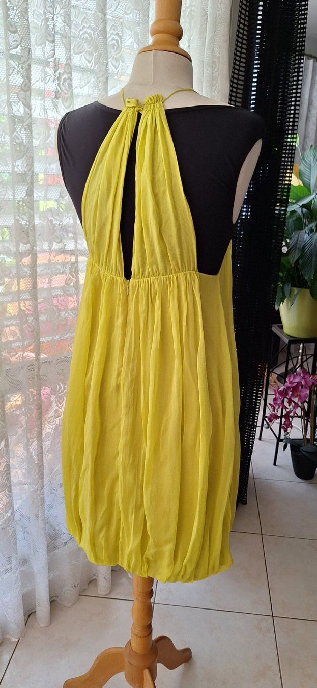 Zara Vestiti: Robe jaune en soie , taille S – Usato da St-Triphon venduto da Jldr0 1