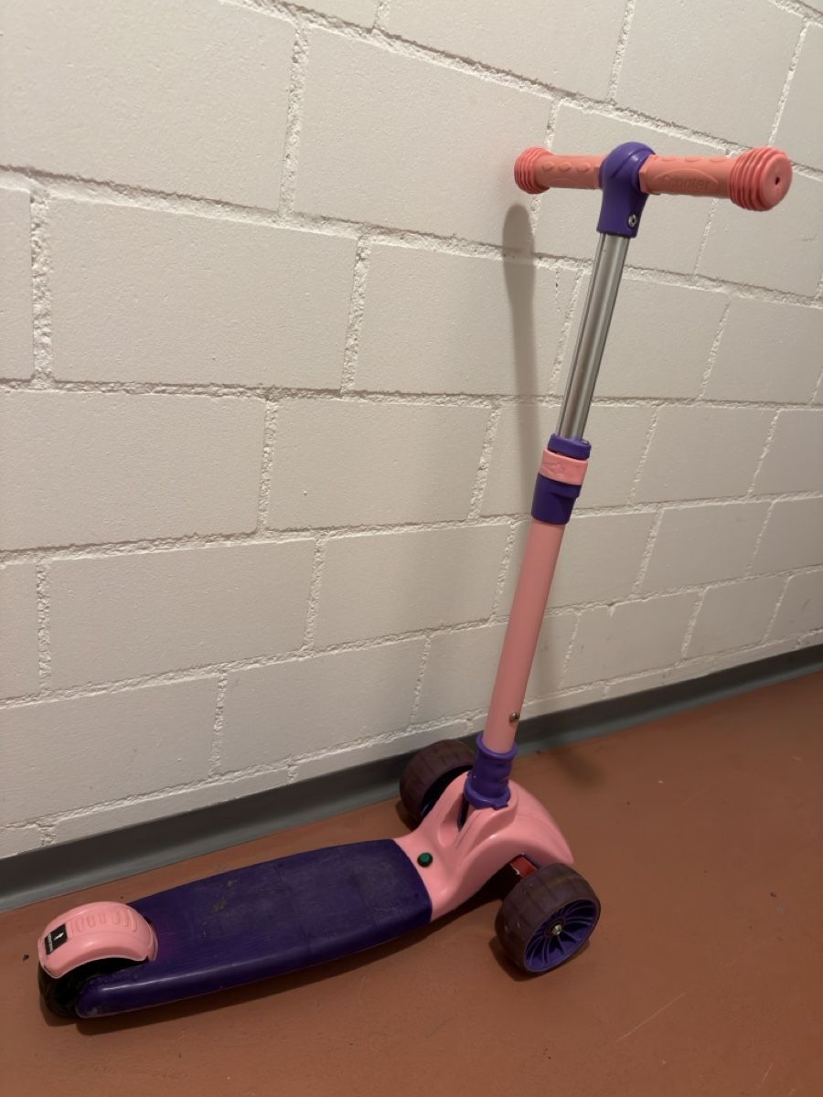 Veicoli per bambini: Scooter / Trottinett / Trotti – Usato da Itingen venduto da Habano1492 1