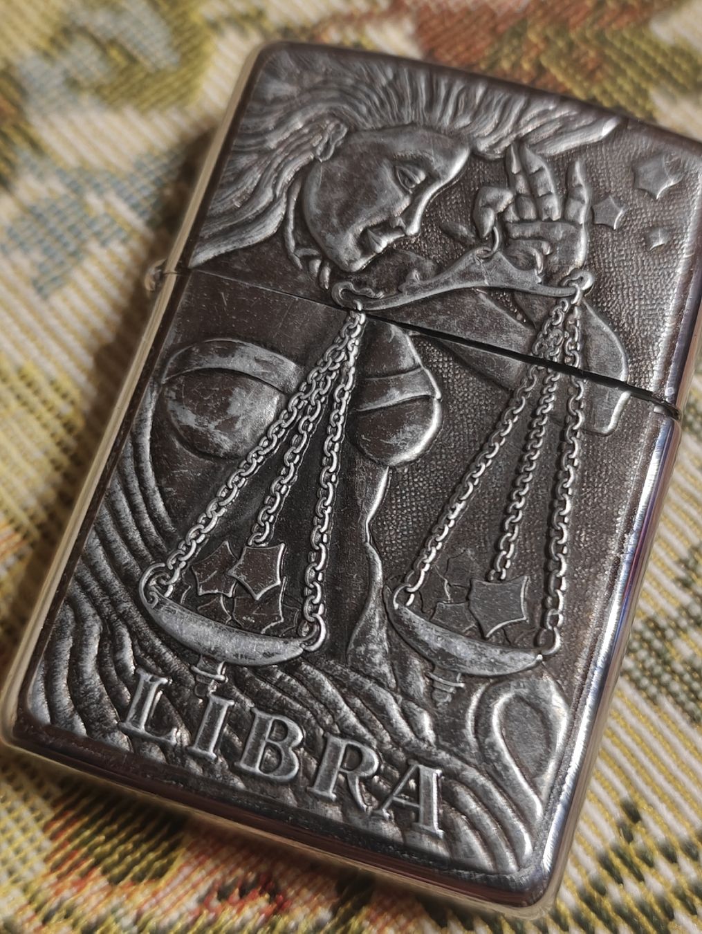 Zippo Accendini: Zippo Libra Sternzeichen Waage – Usato da Malans GR venduto da mesmen
