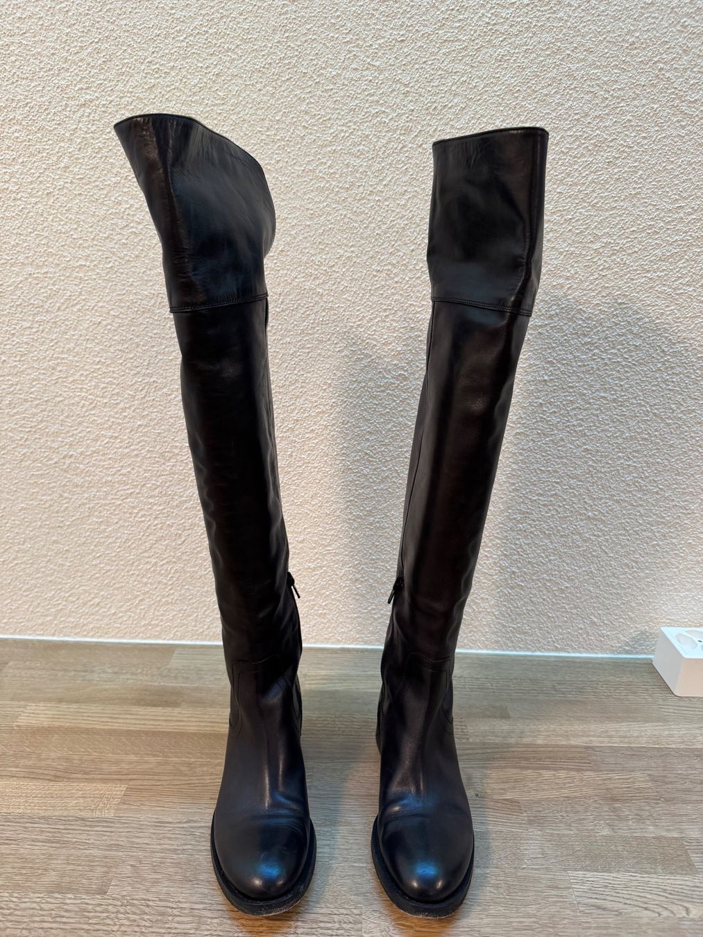 Scarpe da donna: Bottes en cuir – Usato da Zürich venduto da odi_ldv8