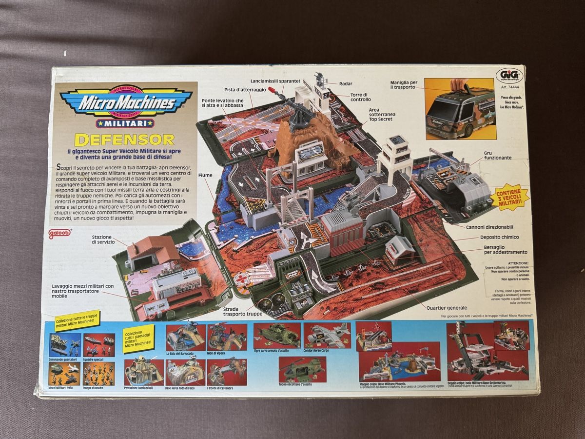 Micro Machines Spielzeuge: Micro Machines Defensor Combat Carrier GIG Galoob 1997 MISB – Neu und originalverpackt aus Wolfhausen von KugelKopf 2