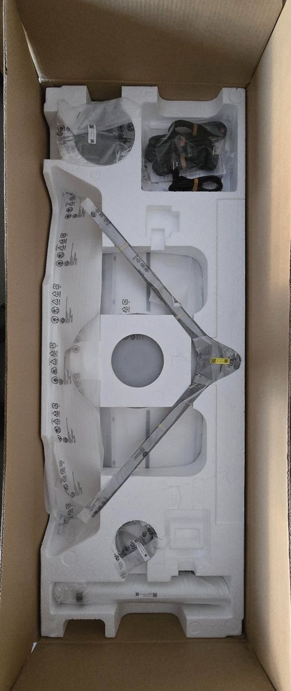 PC: Monitor 57" – Nuovo e nell'imballaggio originale da Solothurn venduto da ste_zq6n 2