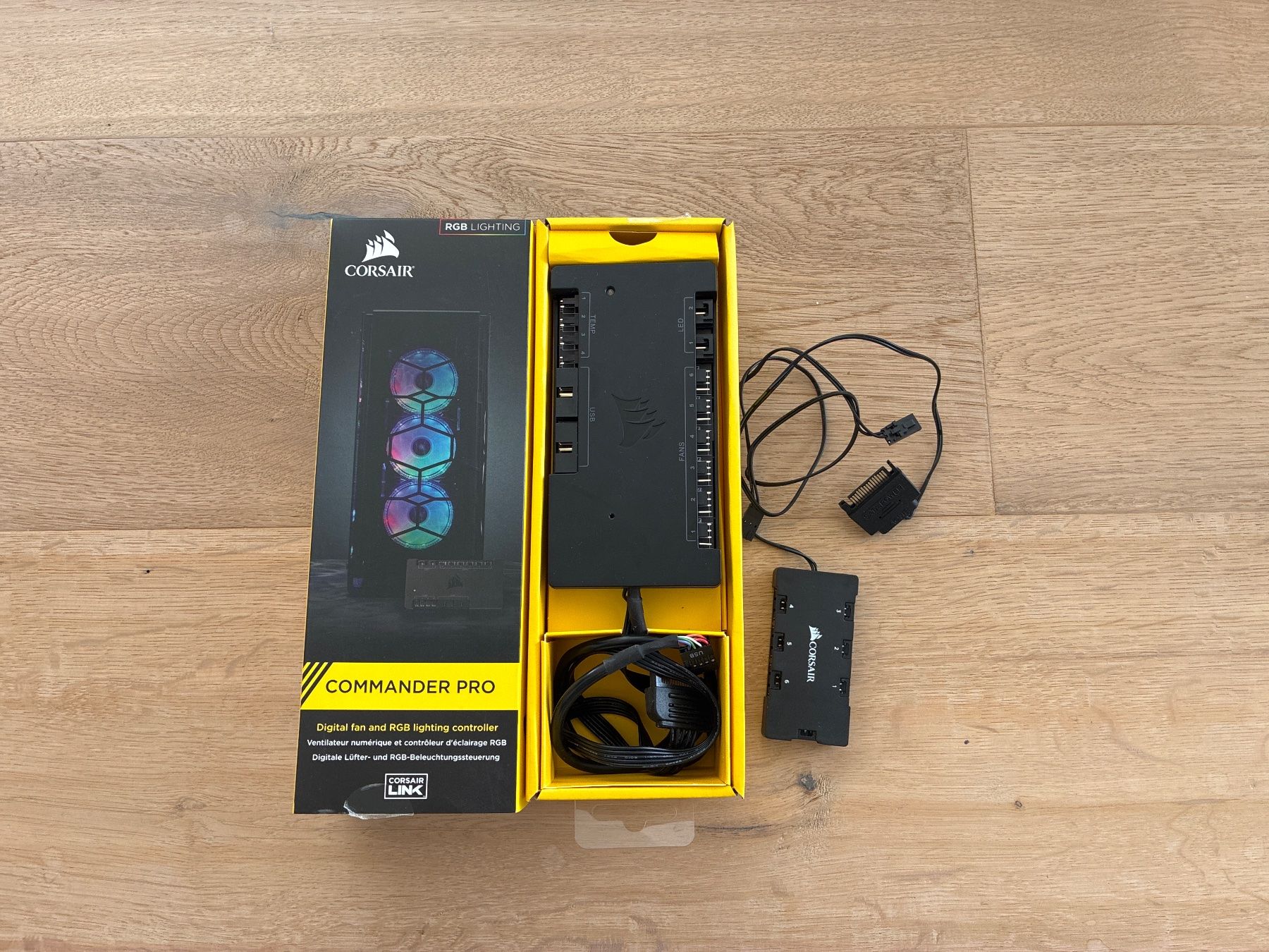 Elektronikbauteile: Corsair Comander Pro + RGB Splitter – Gebraucht aus Uetikon am See von nilsbuehl