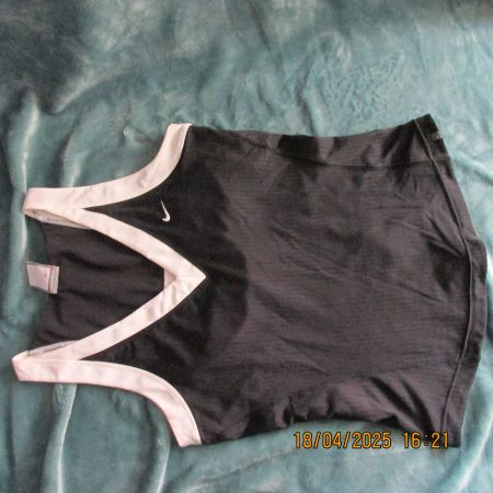 Nike Damen Sporttop Grösse S schwarz/weiss Top Fitness