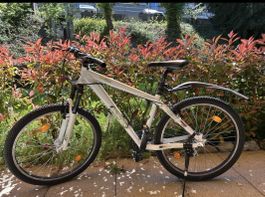 Bergamont Blades Fahrrad 26 Zoll mit Shimanoschaltung weiss