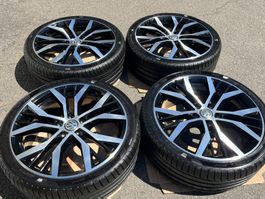 Golf 7 GTI.  TCR  Original VW Felgen Santiago 225  35 r19