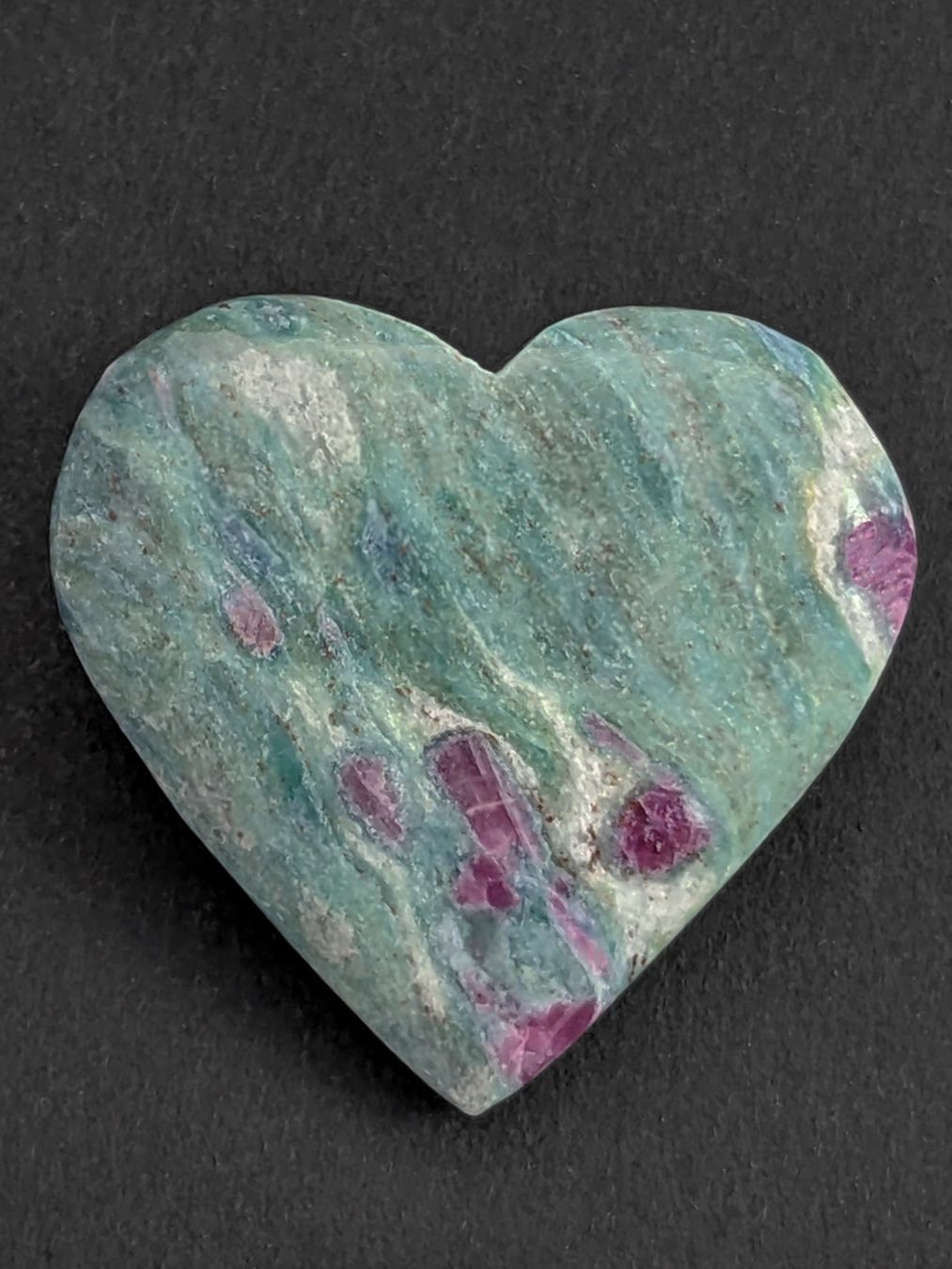 Minerali & Pietre curative: Rubin-Fuchsit Herz 30mm – Nuovo e nell'imballaggio originale da Meilen venduto da StoneGarden