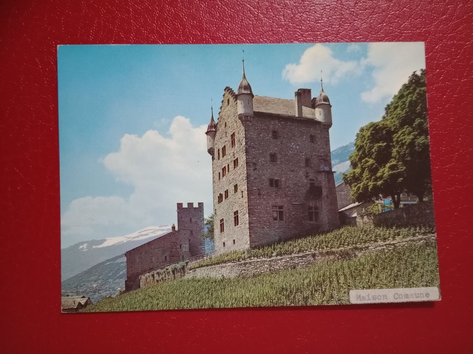 Cartoline postali: Leuk Wallis Rathaus – Usato da Küttigen venduto da Melisch1000
