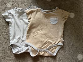 2x kurzarm Body ca. Gr. 74